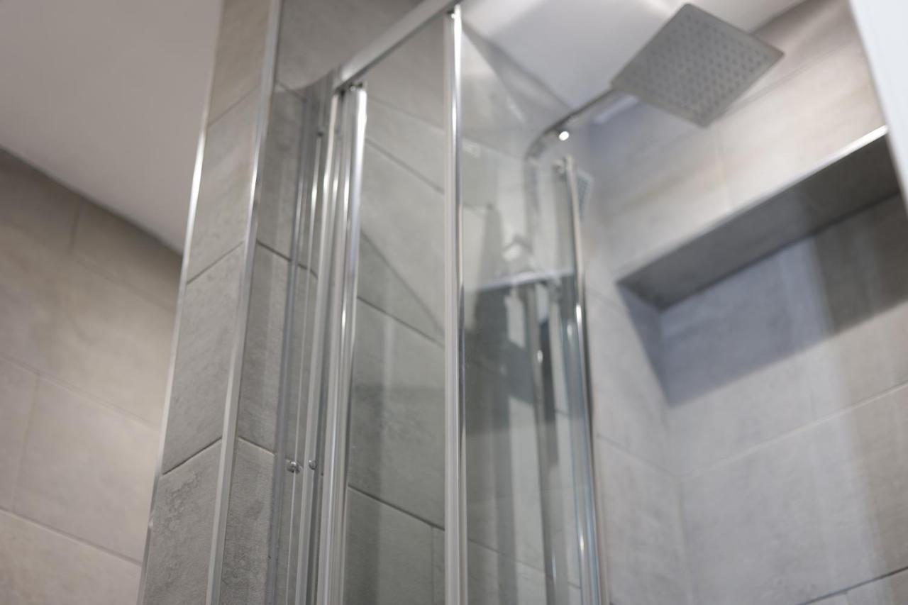 ברמינגהאם 5 Bed Town House Within City Centre And Sleeps Up To 11 With Sky And Netflix מראה חיצוני תמונה