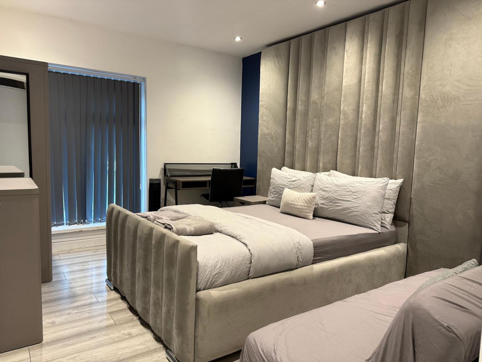 ברמינגהאם 5 Bed Town House Within City Centre And Sleeps Up To 11 With Sky And Netflix מראה חיצוני תמונה