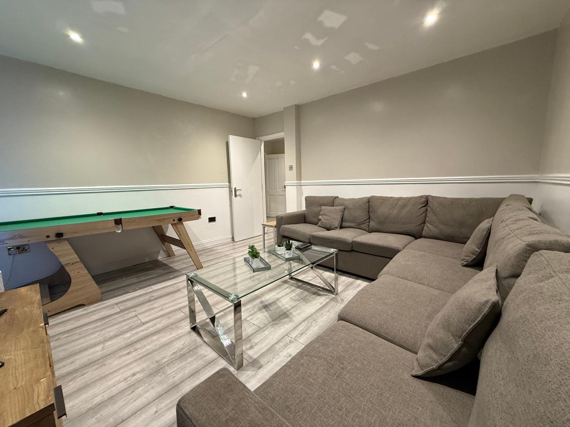 ברמינגהאם 5 Bed Town House Within City Centre And Sleeps Up To 11 With Sky And Netflix מראה חיצוני תמונה